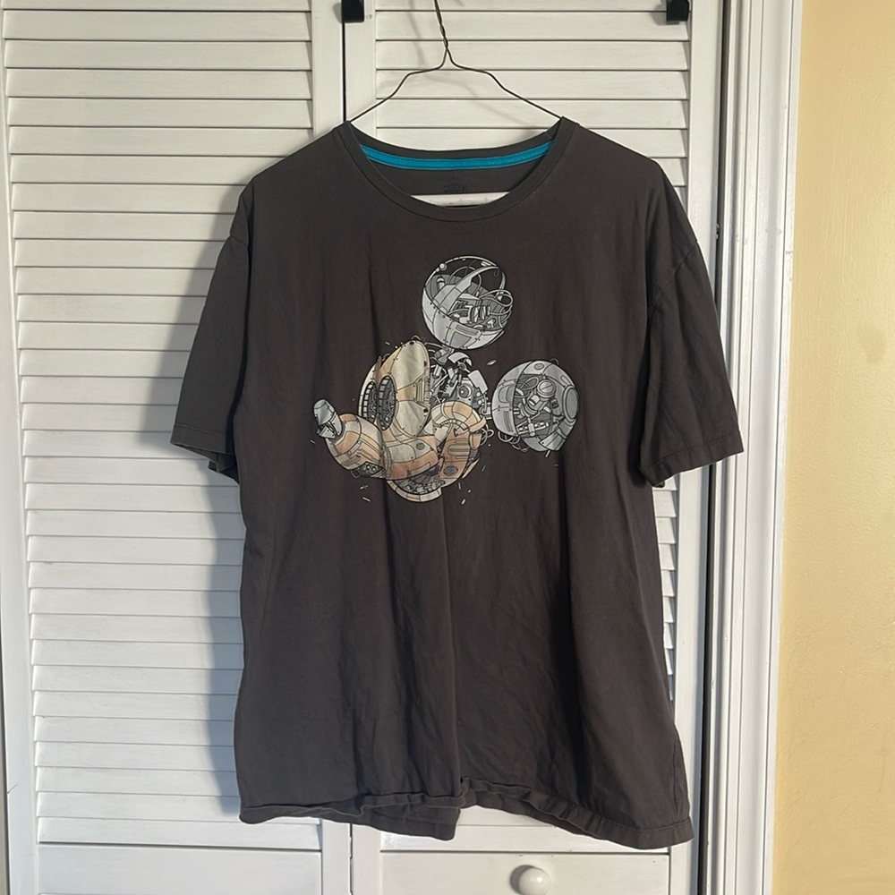 Mickey Mouse & Friends men’s XL Mick-anical short sleeve tee shirt